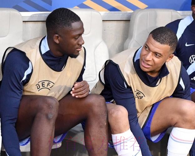 西媒:老佛爷就签科纳特一事还是于帕咨询姆巴佩 西媒:老佛爷就签科纳特一事还是于帕咨询姆巴佩